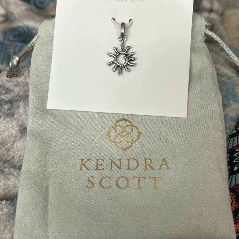 Kendra Scott - Customize Color Bar